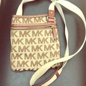 Micheal Kors Crossbody bag